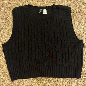 h&m divided sweater vest size medium